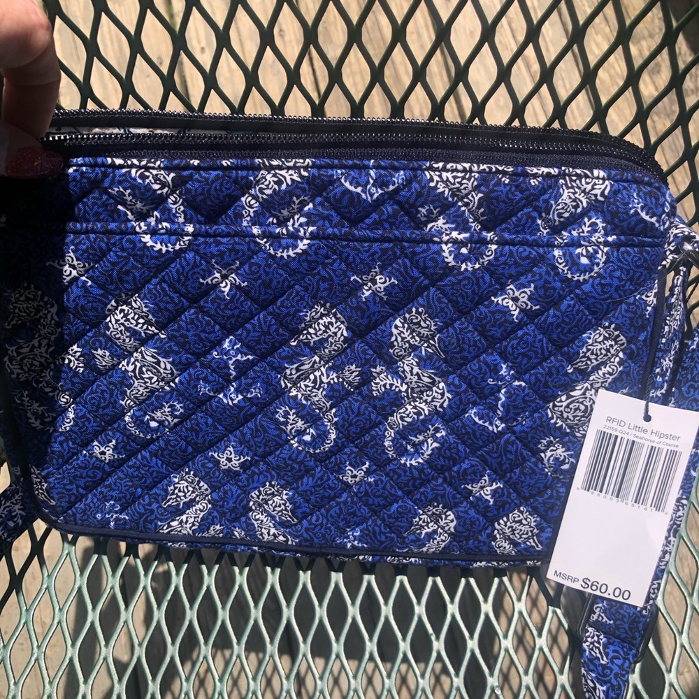 Vera Bradley Coastal SeaHorse and Ocean Navy and White Quilted Hipster Bag - Picture 3 of 7